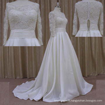 Robe de mariée en satin perlée